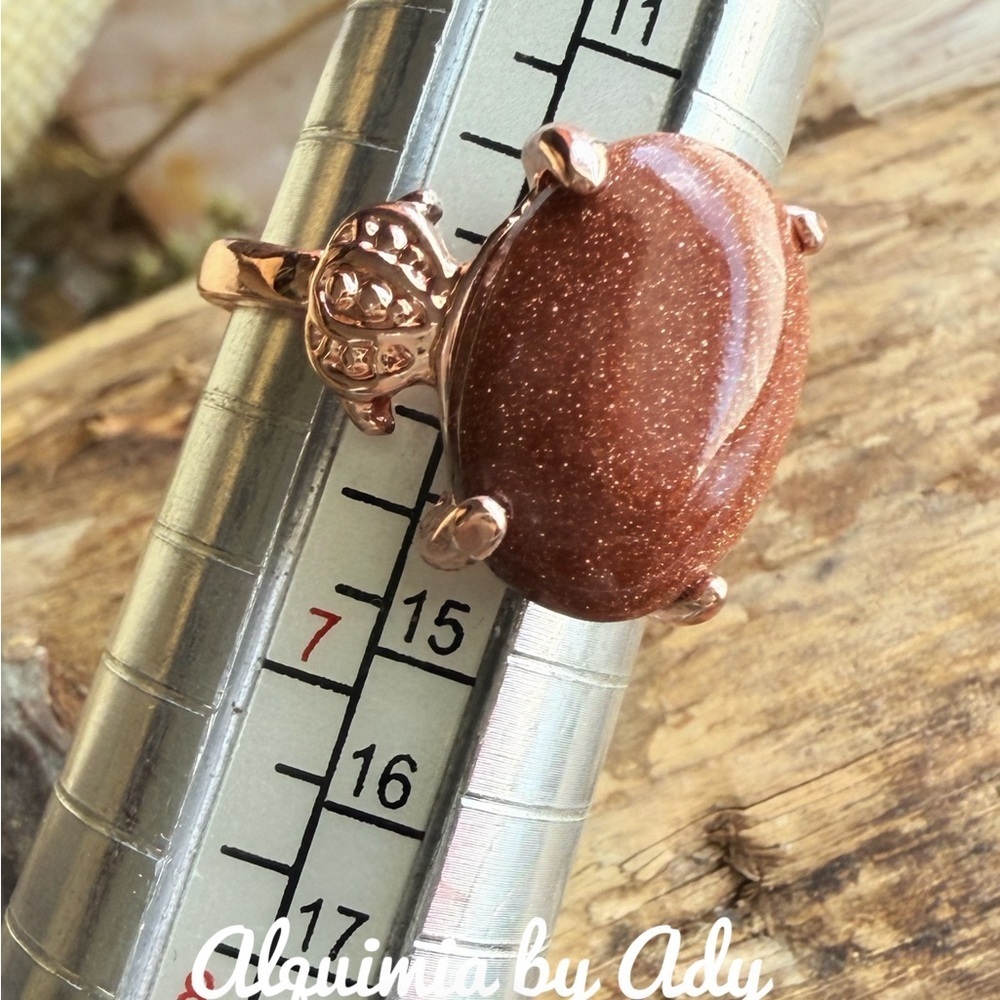Rose gold and sunstone gem Victorian ring